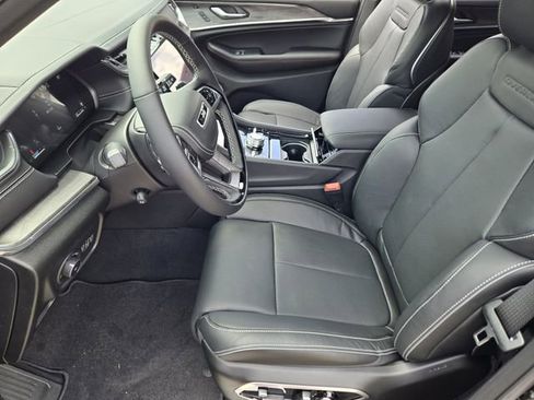 New 2025 Jeep Grand Cherokee L Overland w/ Advanced Protech Group III image 8