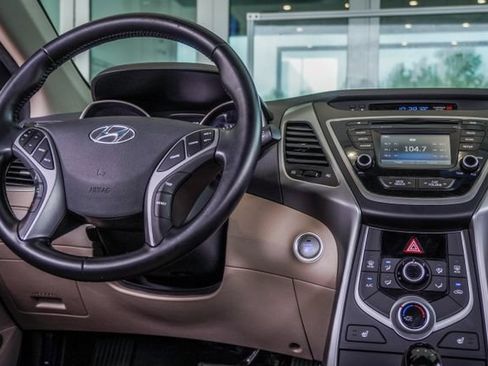 Used 2016 Hyundai Elantra Value Edition FWD image 17