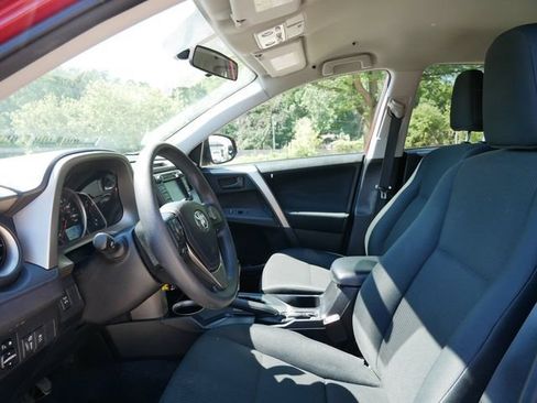 Used 2014 Toyota RAV4 LE AWD/4WD image 8