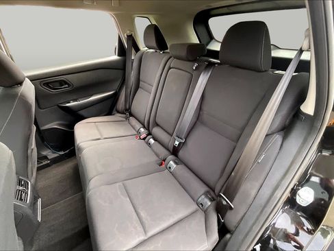 Used 2024 Nissan Rogue S FWD image 18