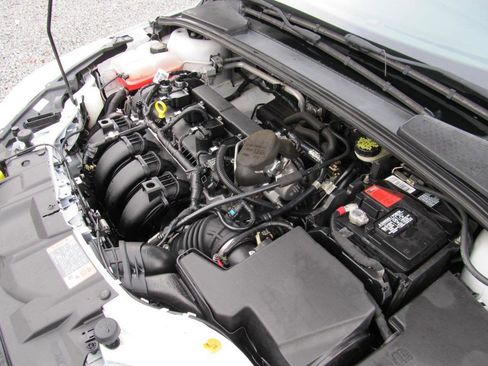 Used 2015 Ford Focus S image 40