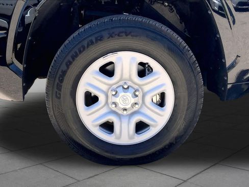 Used 2025 Toyota Tundra SR w/ SR Tow Package AWD/4WD image 10