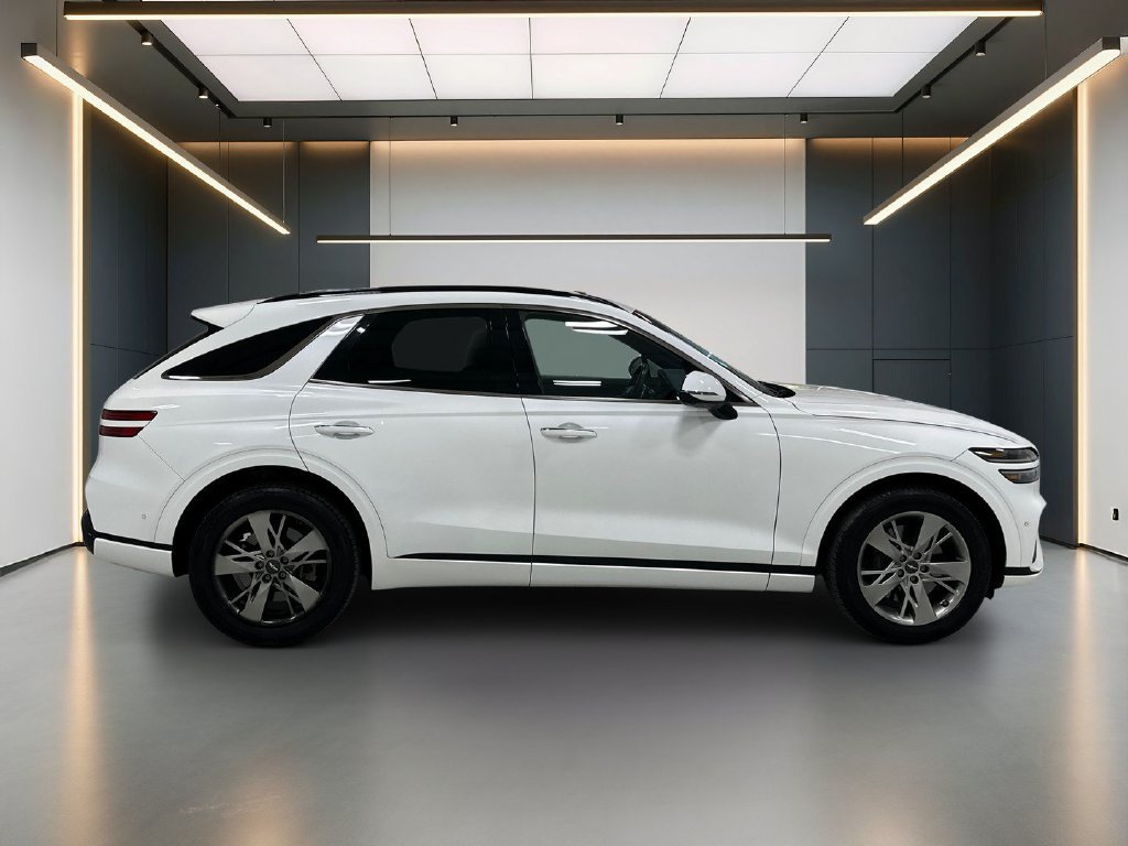 Used 2022 Genesis GV70 3.5T Sport w/ Sport Advanced Package AWD/4WD image 7