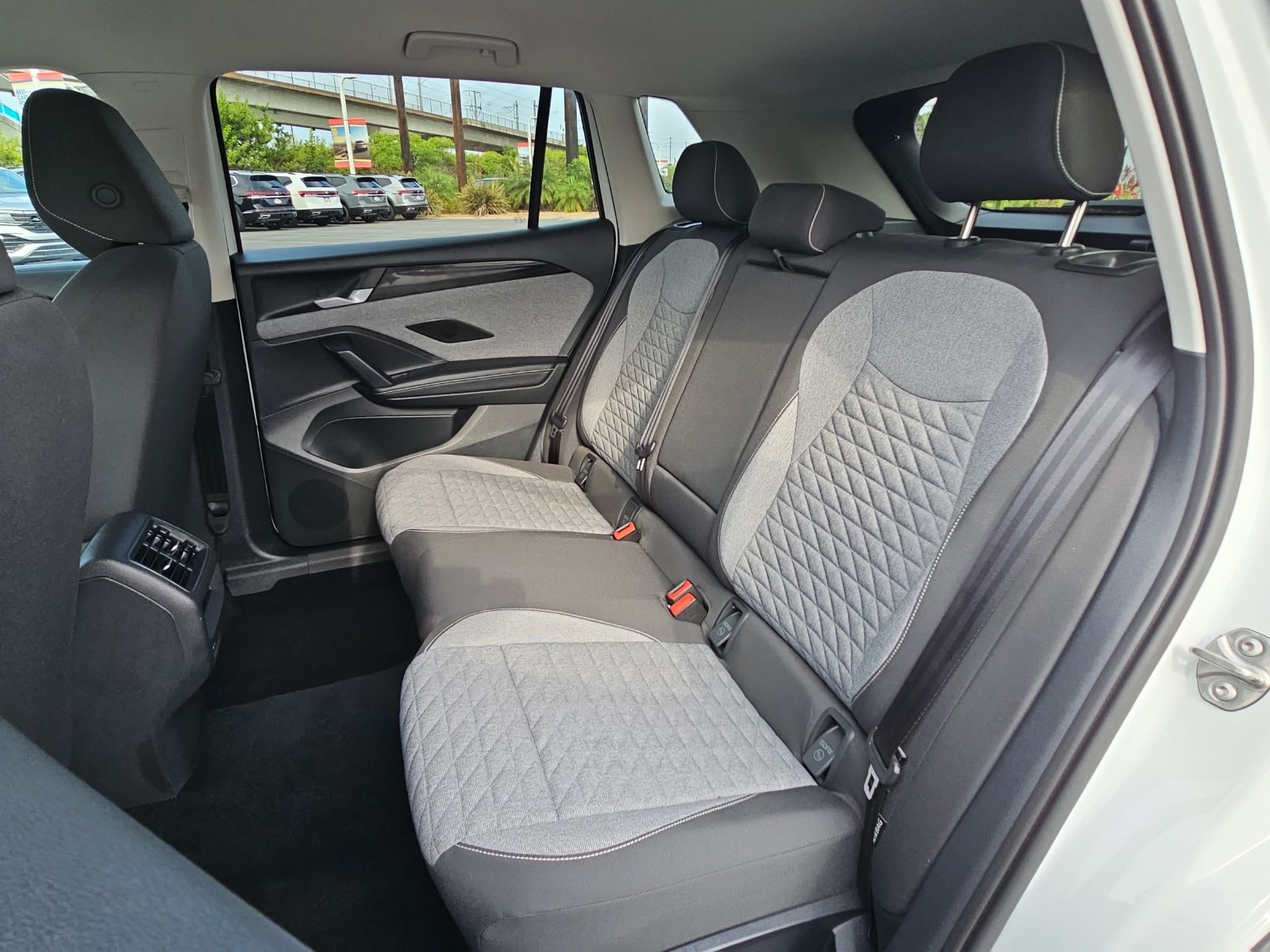 Used 2025 Volkswagen Tiguan S FWD image 13