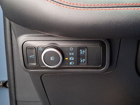 Used 2025 Ford Explorer ST image 24