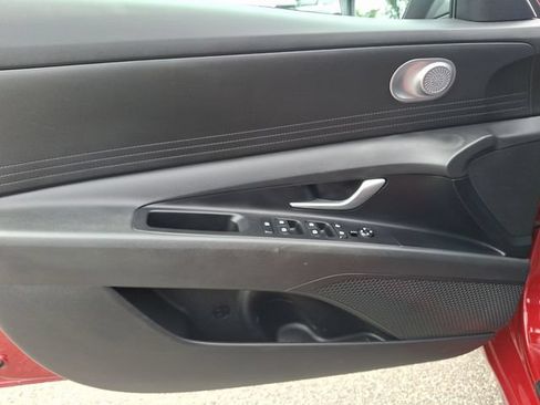 Used 2024 Hyundai Elantra SEL FWD image 12