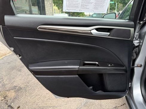Used 2020 Ford Fusion SEL FWD image 12