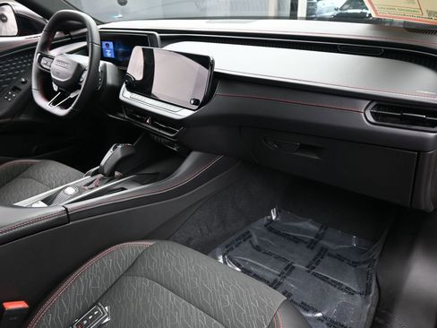 Used 2025 Dodge Charger R/T w/ Sun & Sound Package image 43