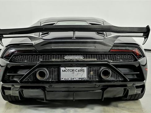 Used 2021 Lamborghini Huracan EVO RWD image 8