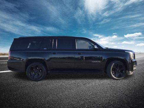 Used 2020 GMC Yukon XL SLT w/ Graphite Performance Edition image 23