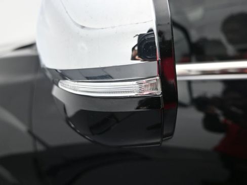Used 2025 Toyota Sequoia Capstone AWD/4WD image 46