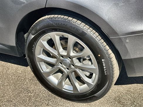 Used 2025 Land Rover Range Rover Sport image 11