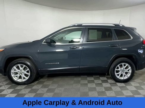 Used 2018 Jeep Cherokee Latitude Plus w/ Cold Weather Group AWD/4WD image 7