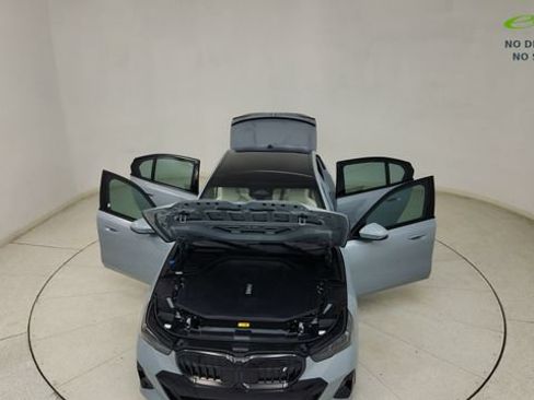 Used 2026 BMW i5 eDrive40 w/ M Sport Package RWD image 30