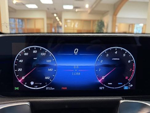 Used 2024 Mercedes-Benz GLB 250 image 11