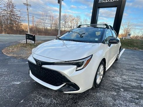 Used 2023 Toyota Corolla SE image 2