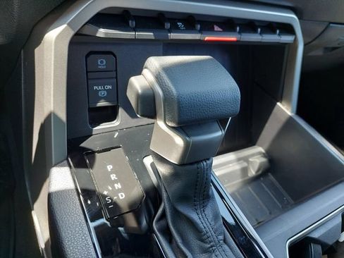 Used 2025 Toyota Tundra SR5 AWD/4WD image 32