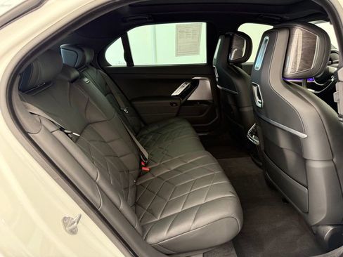 Used 2024 BMW i7 xDrive60 AWD/4WD image 24