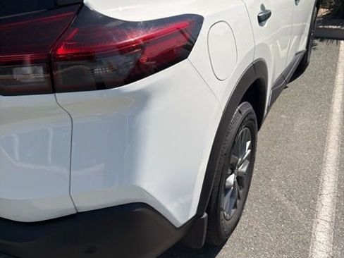 Used 2021 Nissan Rogue S FWD image 5
