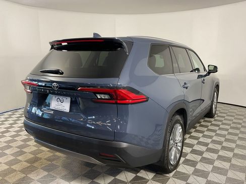 Used 2024 Toyota Grand Highlander Platinum image 9