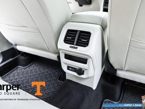 Used 2022 Volkswagen Tiguan SE R-Line image 38