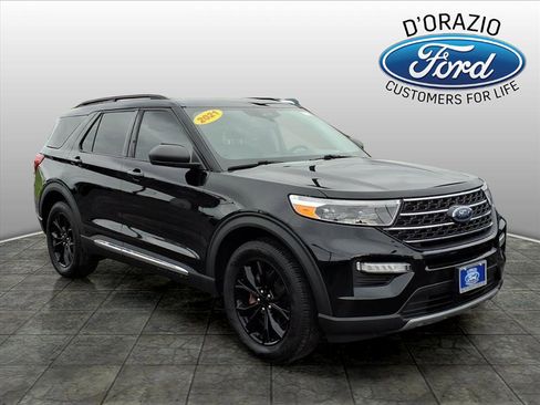 Used 2021 Ford Explorer XLT w/ Equipment Group 202A image 1