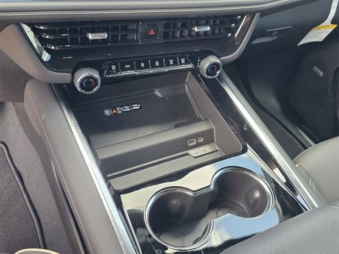 New 2025 Chevrolet Suburban Premier w/ Sun And Tow Package image 23