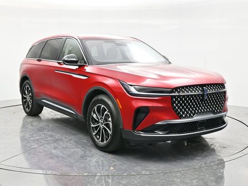 Used 2025 Lincoln Nautilus Premier image 1