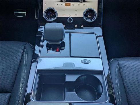 Used 2022 Land Rover Range Rover Velar R-Dynamic S image 12
