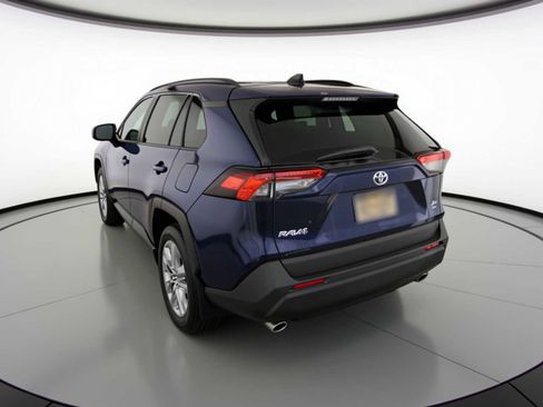 Used 2023 Toyota RAV4 XLE Premium image 4