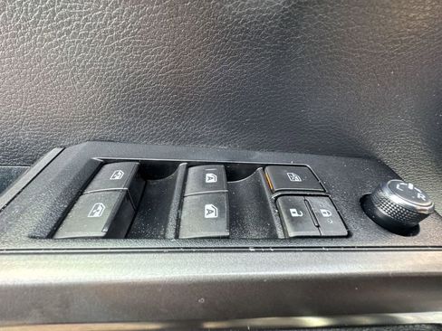 Used 2018 Toyota Tacoma TRD Off-Road image 5