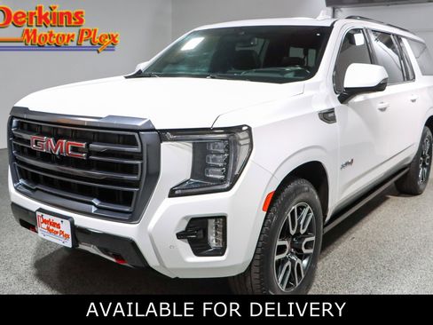 Used 2023 GMC Yukon XL AT4 image 1