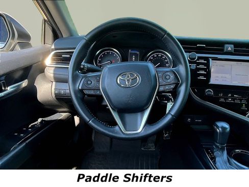 Used 2018 Toyota Camry SE w/ Moonroof Package FWD image 8