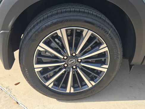 New 2026 Nissan Pathfinder Platinum image 24