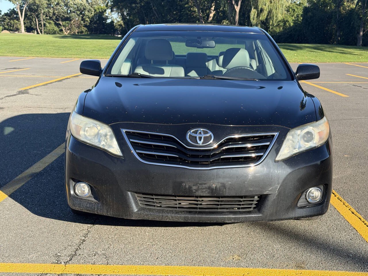 Used 2010 Toyota Camry XLE FWD image 3