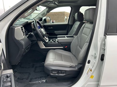 Used 2022 Toyota Tundra Limited image 11