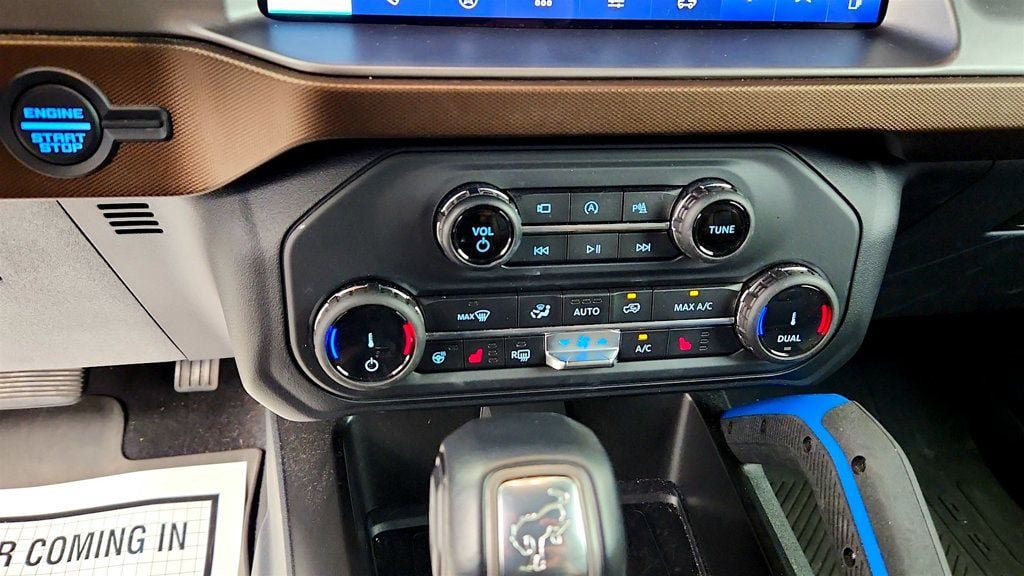 Used 2022 Ford Bronco Outer Banks AWD/4WD image 17