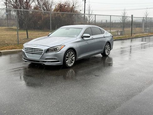 Used 2015 Hyundai Genesis 3.8 image 1