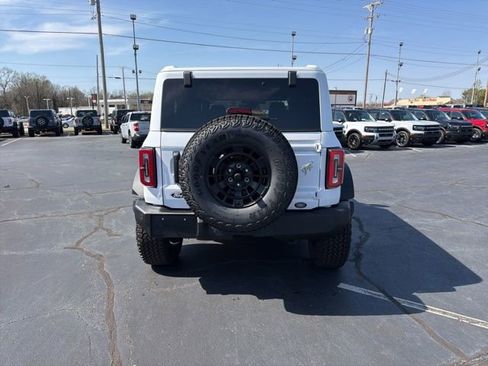 New 2026 Ford Bronco Outer Banks w/ Sasquatch Package image 6