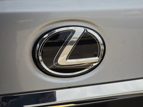 Used 2023 Lexus ES 350 w/ Premium Package FWD image 12