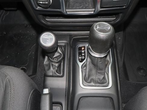 Used 2019 Jeep Wrangler Unlimited Sport AWD/4WD image 27