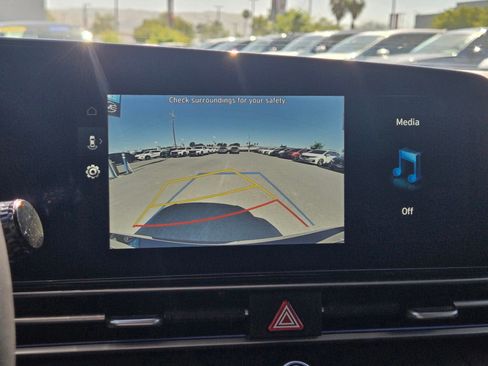 Used 2025 Hyundai Elantra Limited FWD image 22