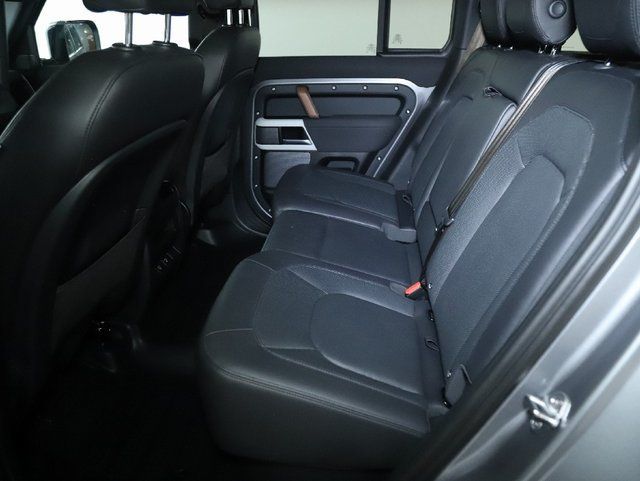 Used 2023 Land Rover Defender 110 SE AWD/4WD image 30