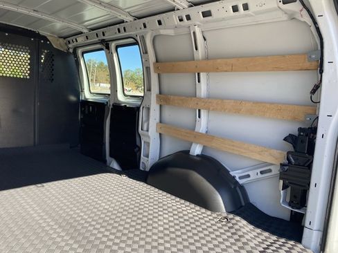 Used 2024 GMC Savana 2500 w/ Driver Convenience Package image 31