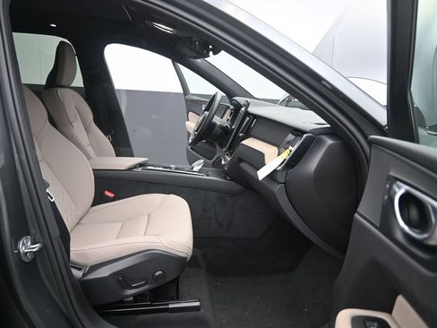 New 2026 Volvo XC60 B5 Core image 15