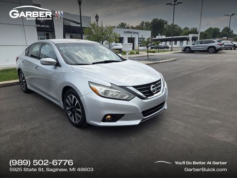 Used 2018 Nissan Altima 2.5 SV FWD image 1