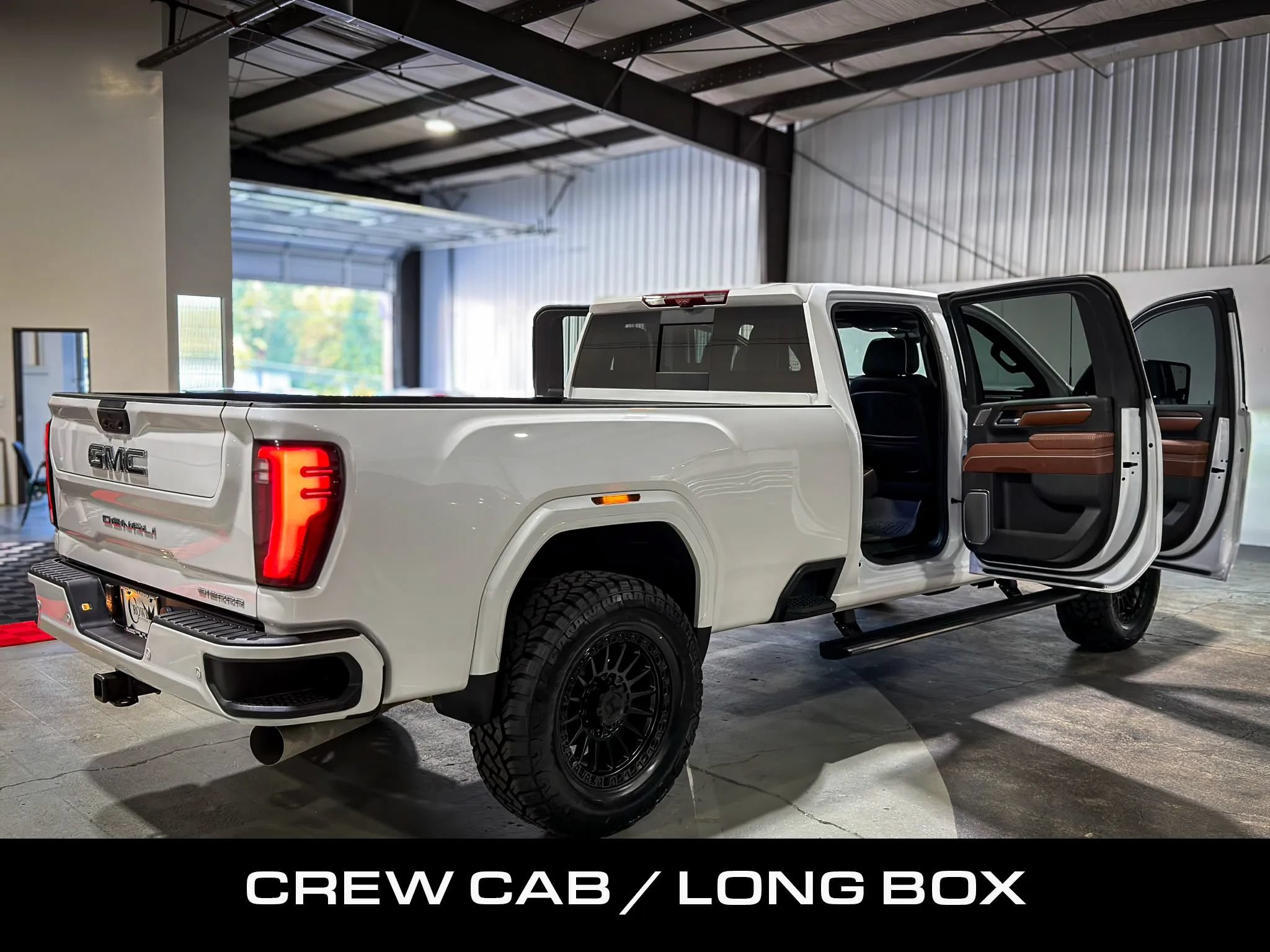 Used 2025 GMC Sierra 3500 Denali Ultimate AWD/4WD image 33