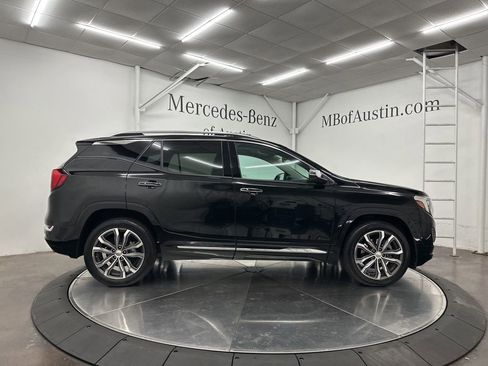 Used 2020 GMC Terrain Denali w/ Denali Premium Package FWD image 8
