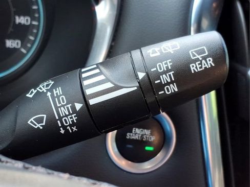 Used 2023 Chevrolet Traverse LT FWD image 29