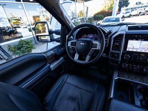 Used 2019 Ford F250 Lariat w/ Lariat Ultimate Package image 30